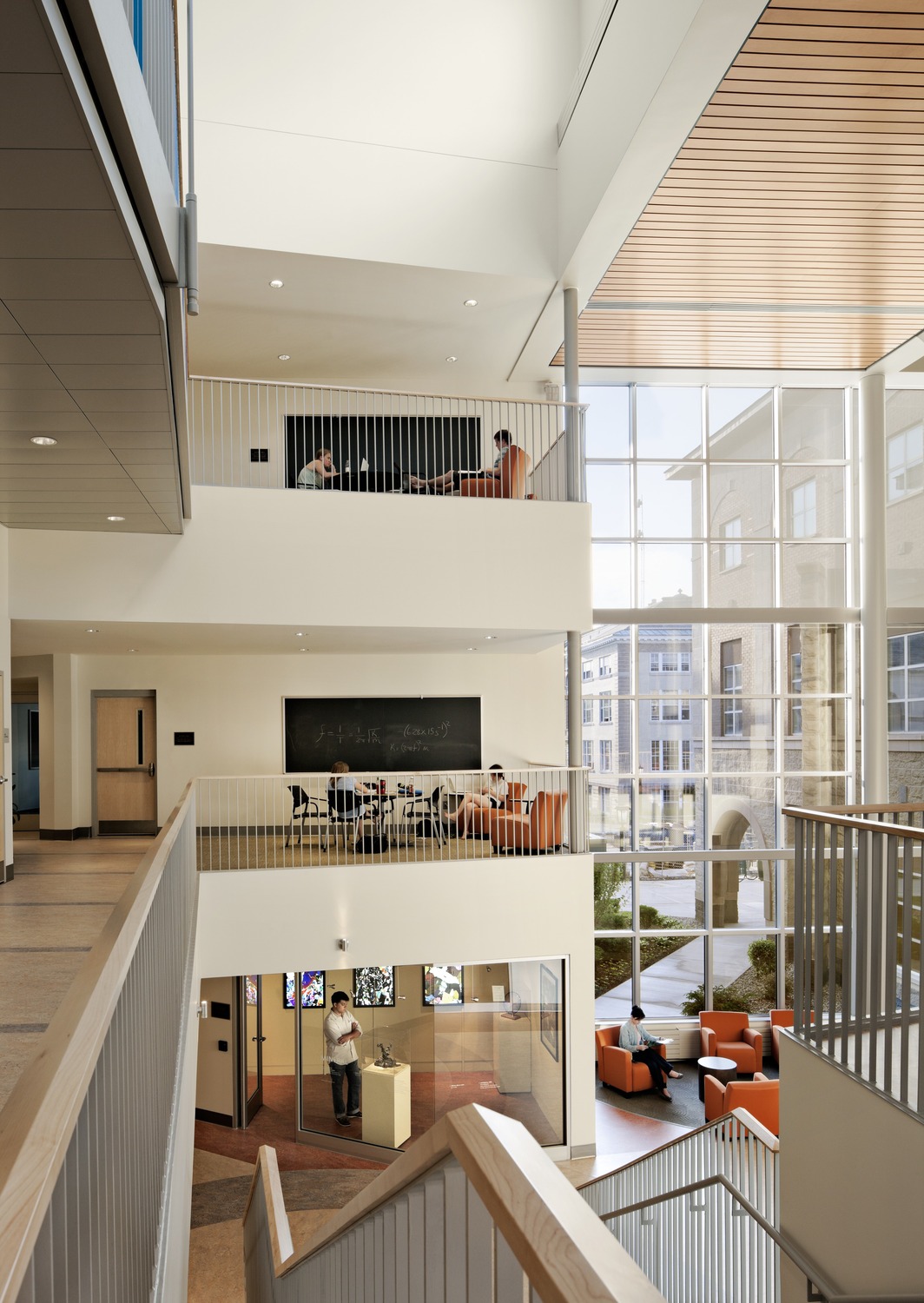 Multi-level atrium with soft seating and collaboration spaces