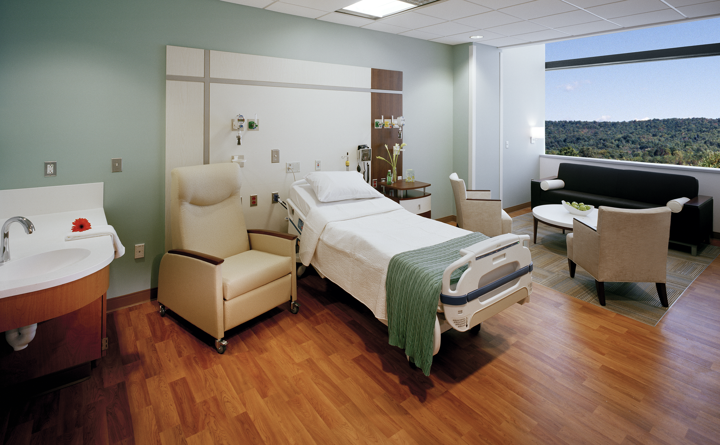 Jersey Shore University Medical Center Patient room