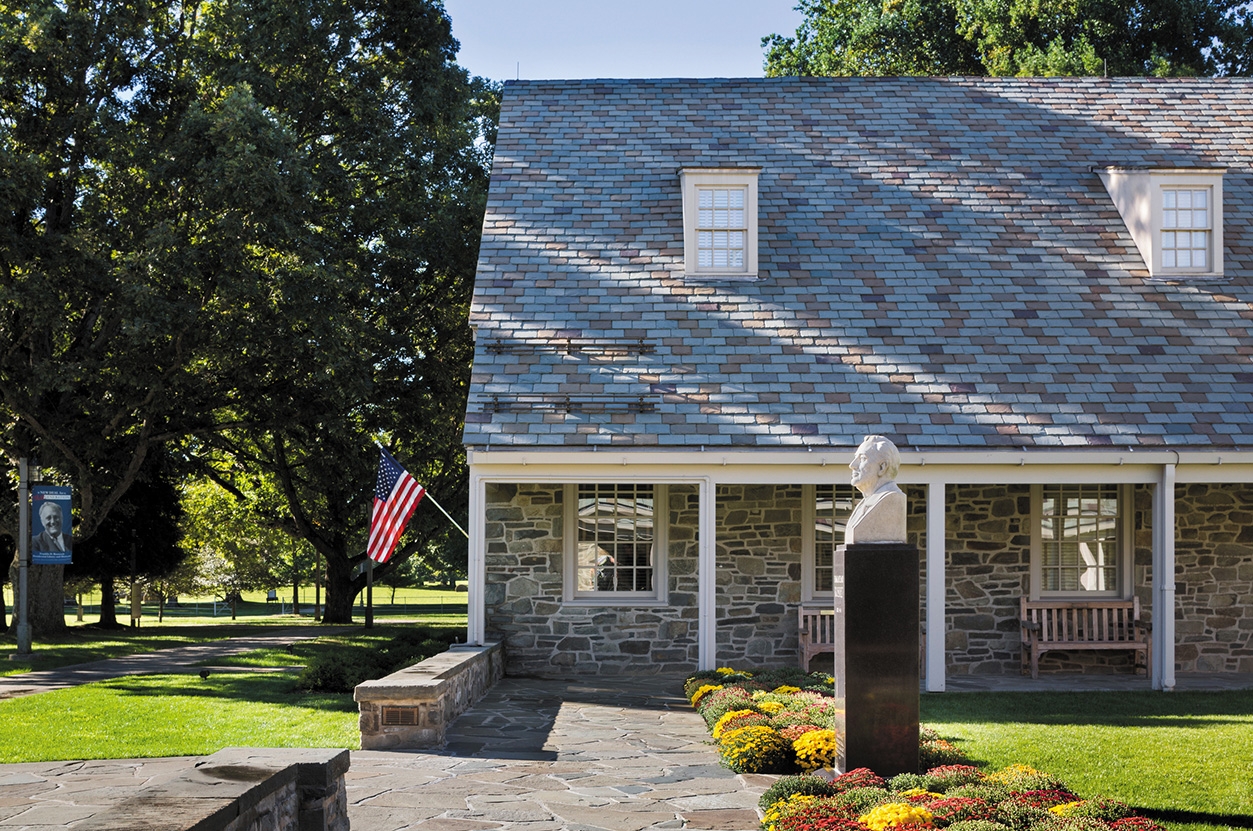 Exterior entrance of FDR Presidential Library and Museum