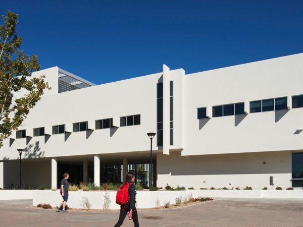 University of New Mexico, exterior view