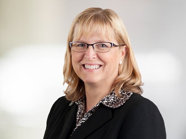 Teresa Rainey headshot