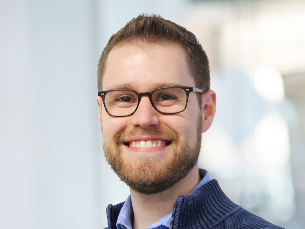 justin shultz headshot